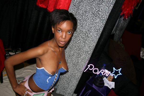 MinnieHolly.com - Spoiled Black Teen » 2007» October